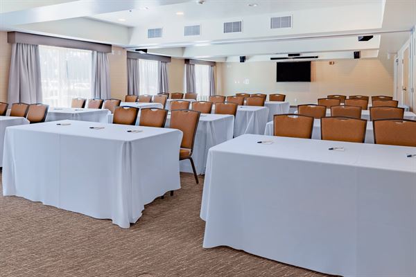 Holiday Inn Express & Suites San Jose-Morgan Hill