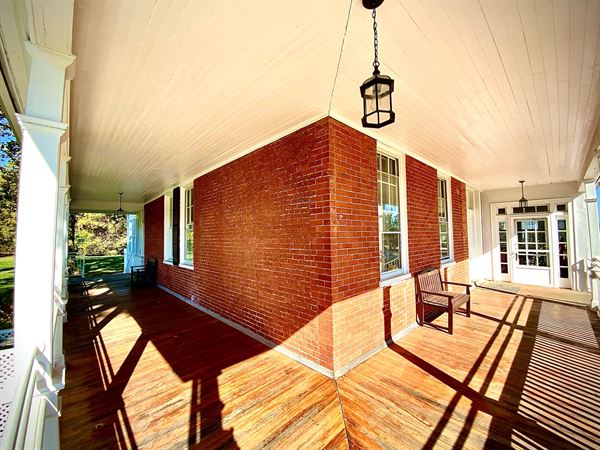 The Mansion at Laurel