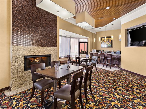 Hotel RL Cleveland Airport West by Sonesta