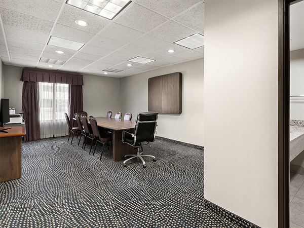 Hotel RL Cleveland Airport West by Sonesta