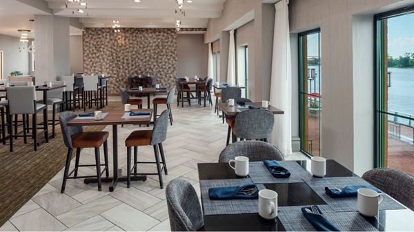 Marriott Savannah Riverfront