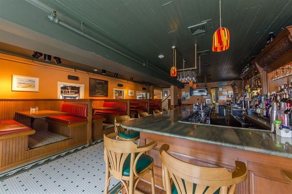 Whitebrier Restaurant & Nightclub