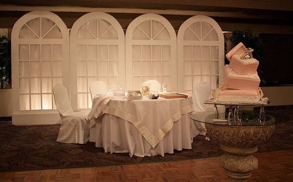 Vernon's Cafe Ristorante & Lounge