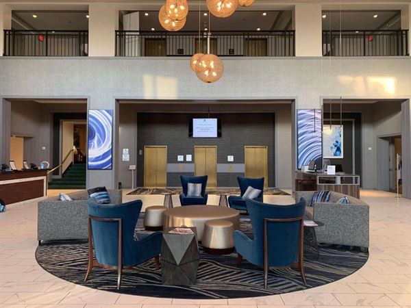 DoubleTree Suites by Hilton Hotel & Conference Center Chicago-Downers Grove