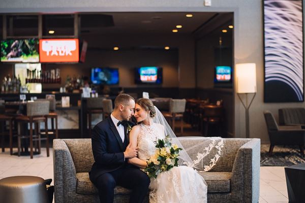 DoubleTree Suites by Hilton Hotel & Conference Center Chicago-Downers Grove