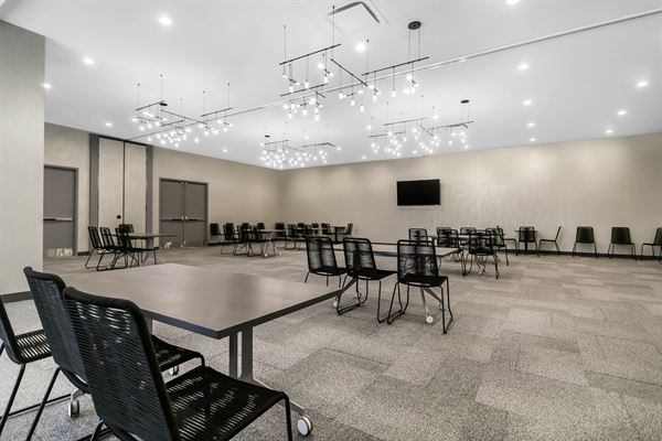 Aloft Newport on the Levee