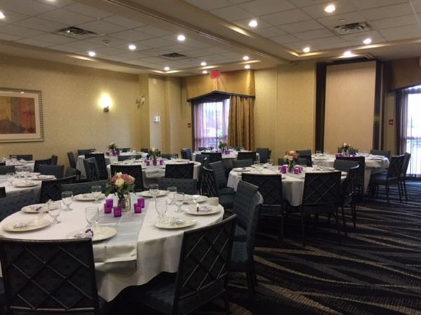 Holiday Inn Express Riverport