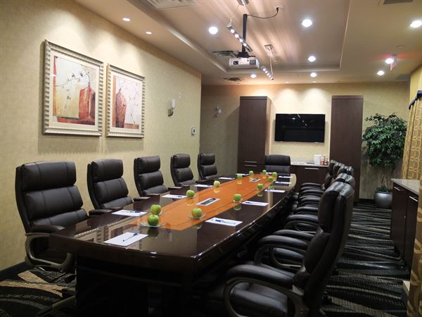 Holiday Inn Express Riverport