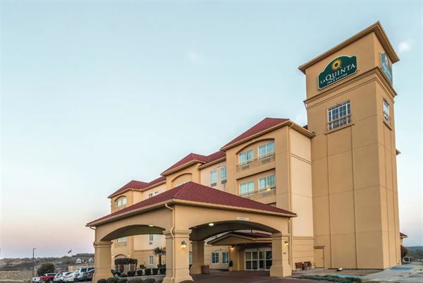 La Quinta Inn & Suites Fort Worth - Lake Worth