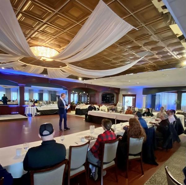 Amber Room Colonnade