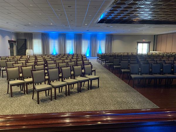 Amber Room Colonnade