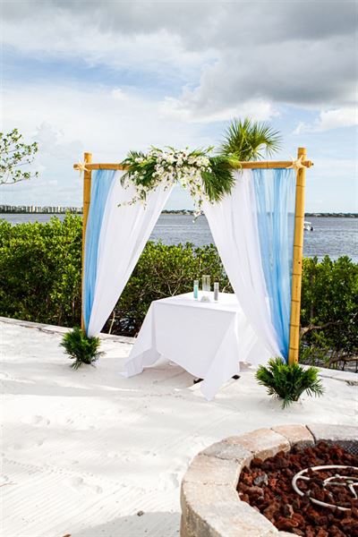 Whiskey Joes Manatee River