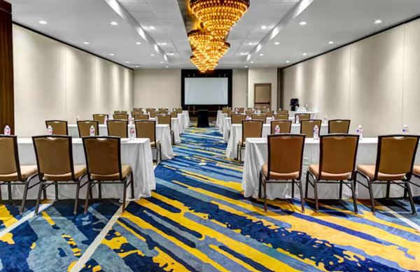 Doubletree by Hilton Arlington DFW South