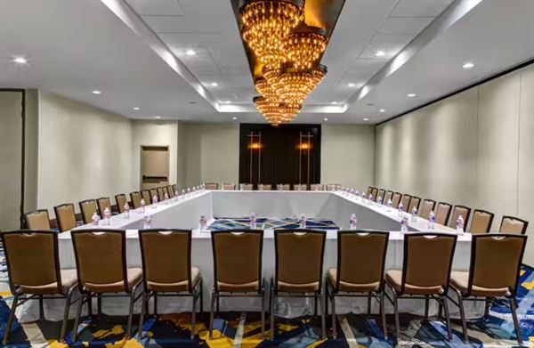 Doubletree by Hilton Arlington DFW South