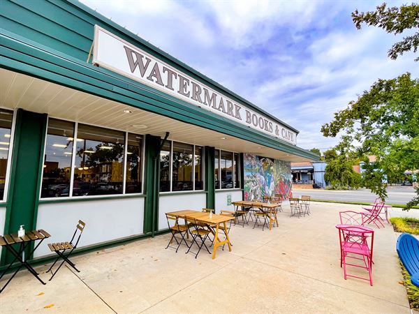 Watermark Books & Cafe