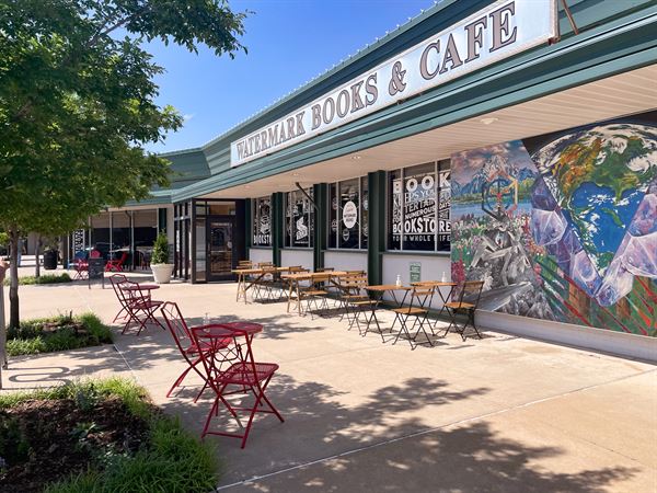 Watermark Books & Cafe