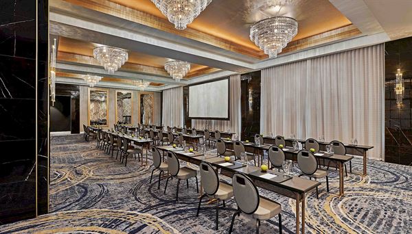 The LaSalle Chicago, Autograph Collection