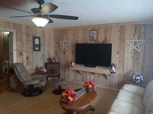 Dreams 2 Come Wedding and Event Venue, LLC