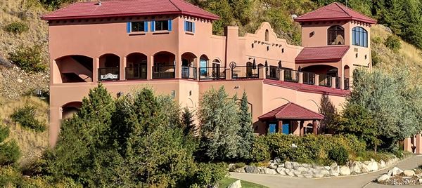 La Casa Lakeside Resort