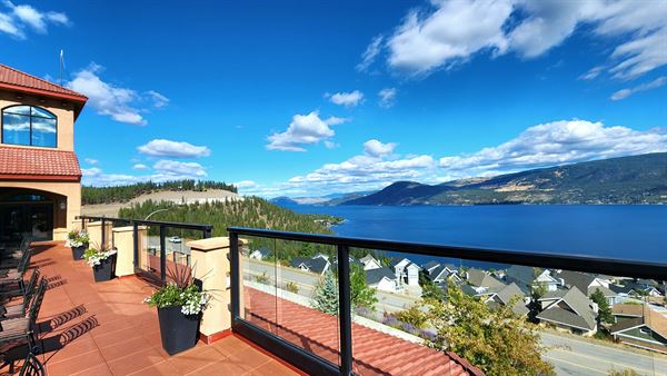 La Casa Lakeside Resort