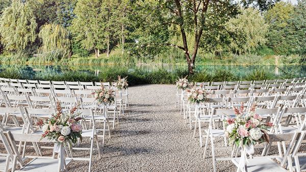 Molly's Lakeside by Wedgewood Weddings