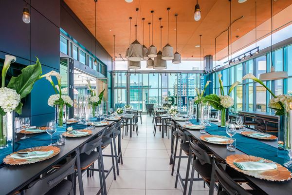 Carté Hotel San Diego, a Curio Collection by Hilton