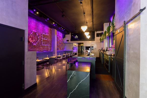 Zoë Cocktail Bar
