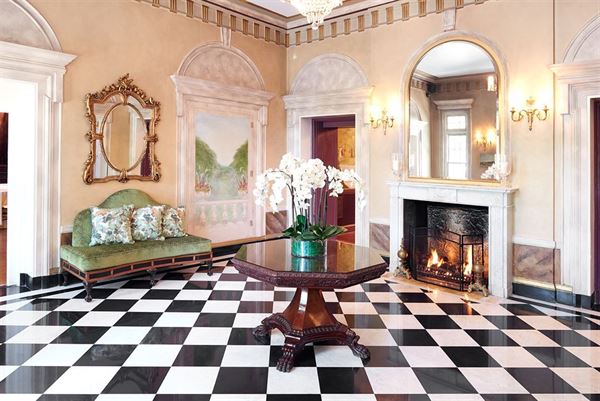 Mansion at Oyster Bay