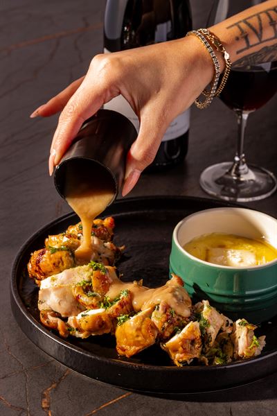 LOOP LINE | Bottle Shop & Wine Bar