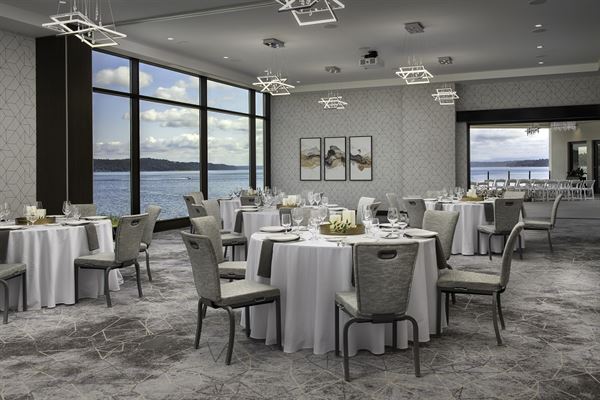 Silver Cloud Hotel Tacoma at Point Ruston Waterfront