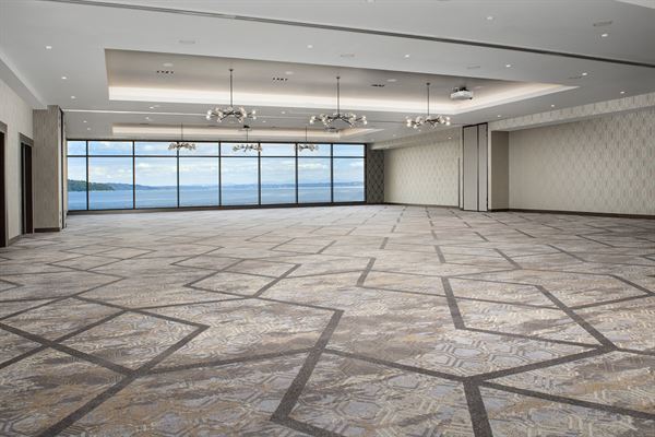 Silver Cloud Hotel Tacoma at Point Ruston Waterfront