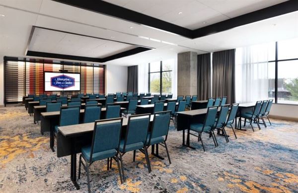 Hampton Inn and Suites Watertown Boston