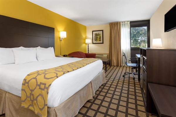 Baymont Inn & Suites Queensbury