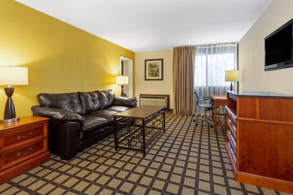 Baymont Inn & Suites Queensbury