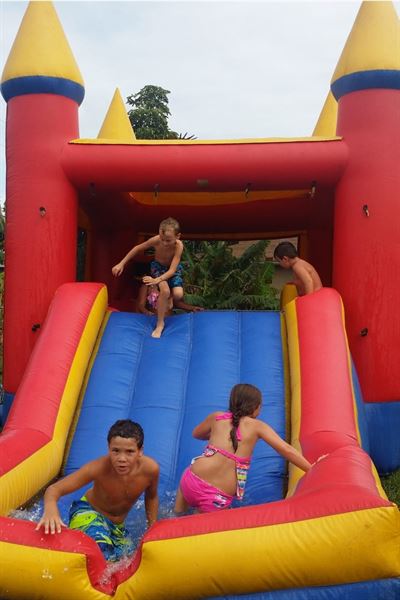 Entertainment Voyager Professional Karaoke DJ Band And Bounce Houses