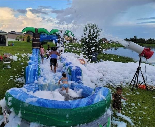 Entertainment Voyager Professional Karaoke DJ Band And Bounce Houses