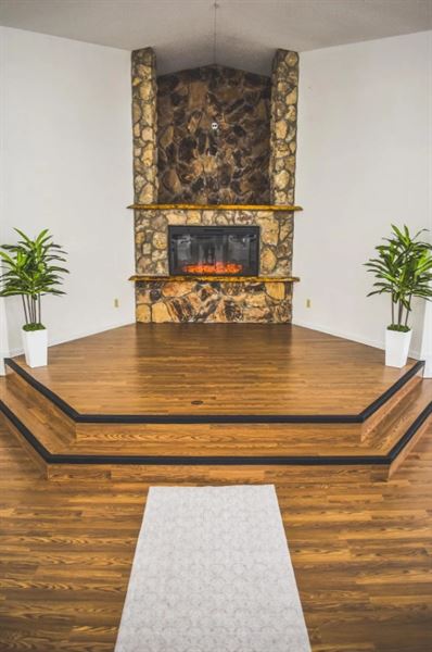 Mott's Up North Wedding & Event Venue