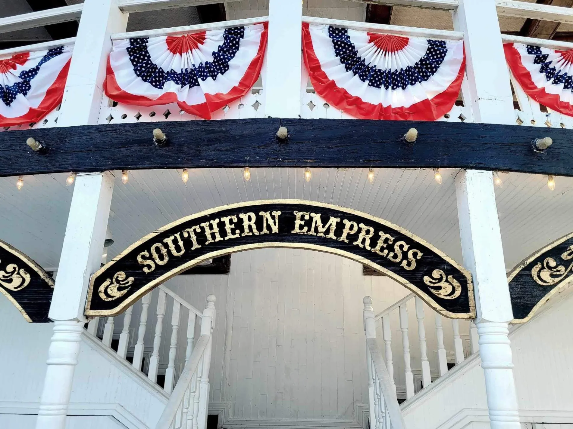 Southern Empress Cruises