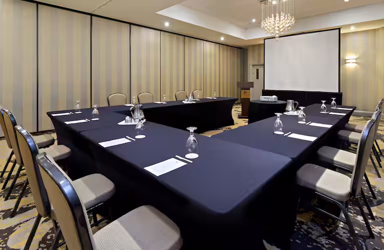 DoubleTree by Hilton Hotel Orlando East-UCF Area