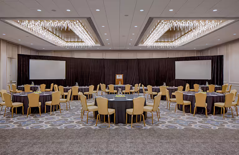 DoubleTree by Hilton Hotel Houston - Greenway Plaza