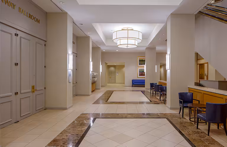 DoubleTree by Hilton Hotel Houston - Greenway Plaza