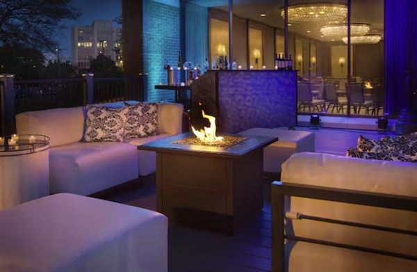 DoubleTree by Hilton Hotel Chicago - Oak Brook