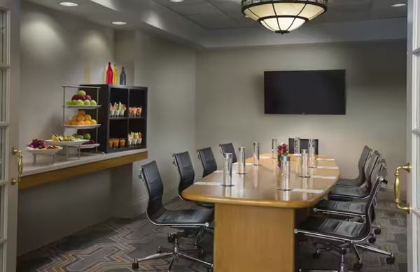 DoubleTree by Hilton Hotel Chicago - Oak Brook