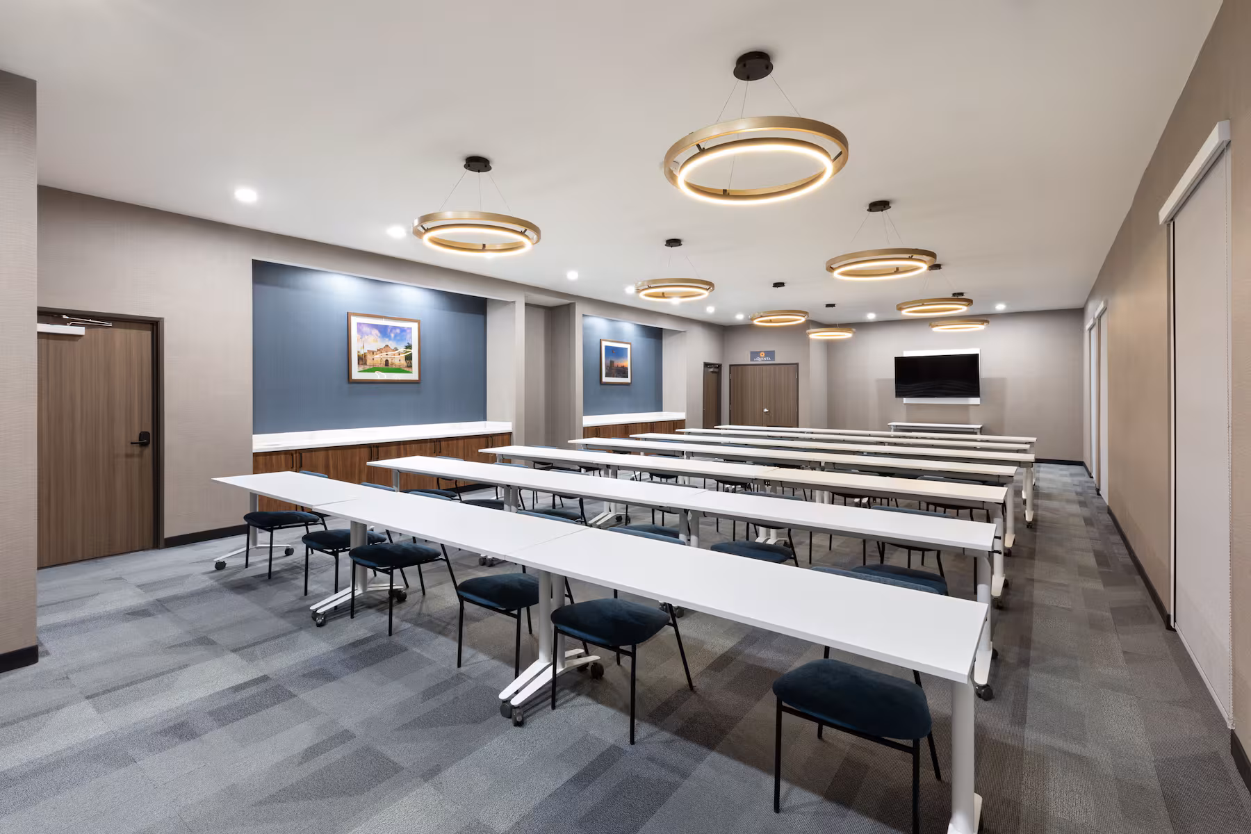 The La Quinta Inn & Suites by Wyndham  San Antonio at the Rim