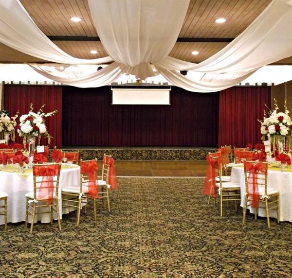 Golden Sails Hotel & Conference Center