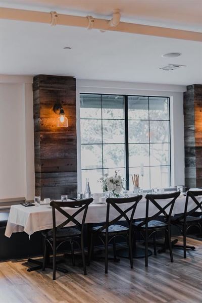 1515 Restaurant & Lounge