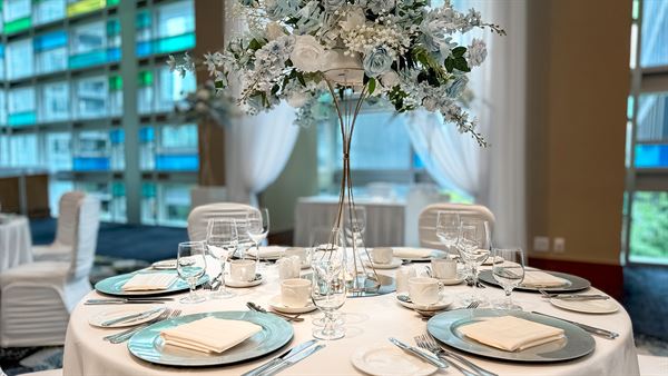 Coast Coal Harbour Vancouver Hotel by APA