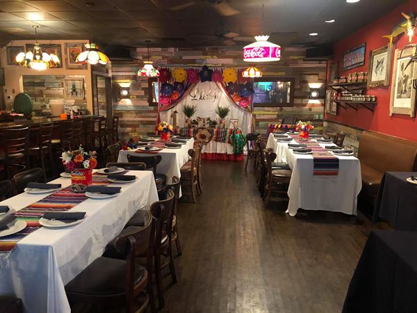 LA Paz Restaurante and Cantina