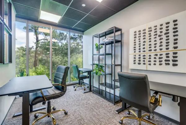Lucid Private Offices - The Woodlands