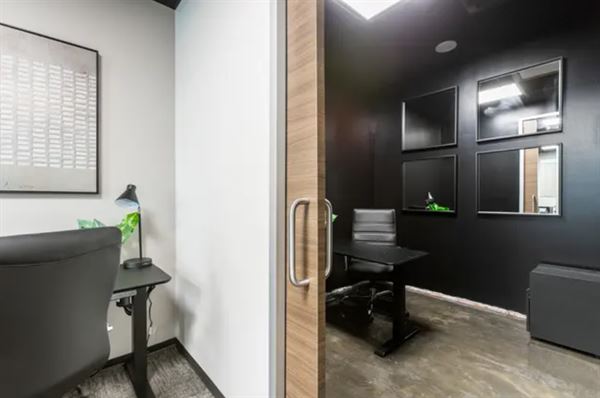 Lucid Private Offices - Camelback